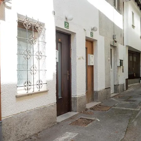 Arto Castle View Apartment *